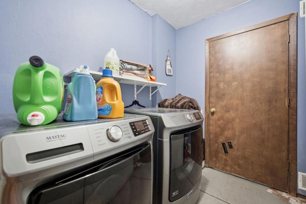1055 Eagle Drive Property Photo 15