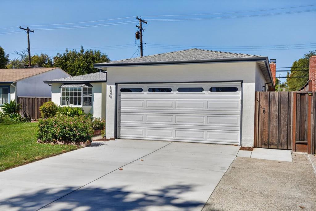 1970 Briarwood Drive Property Photo 3