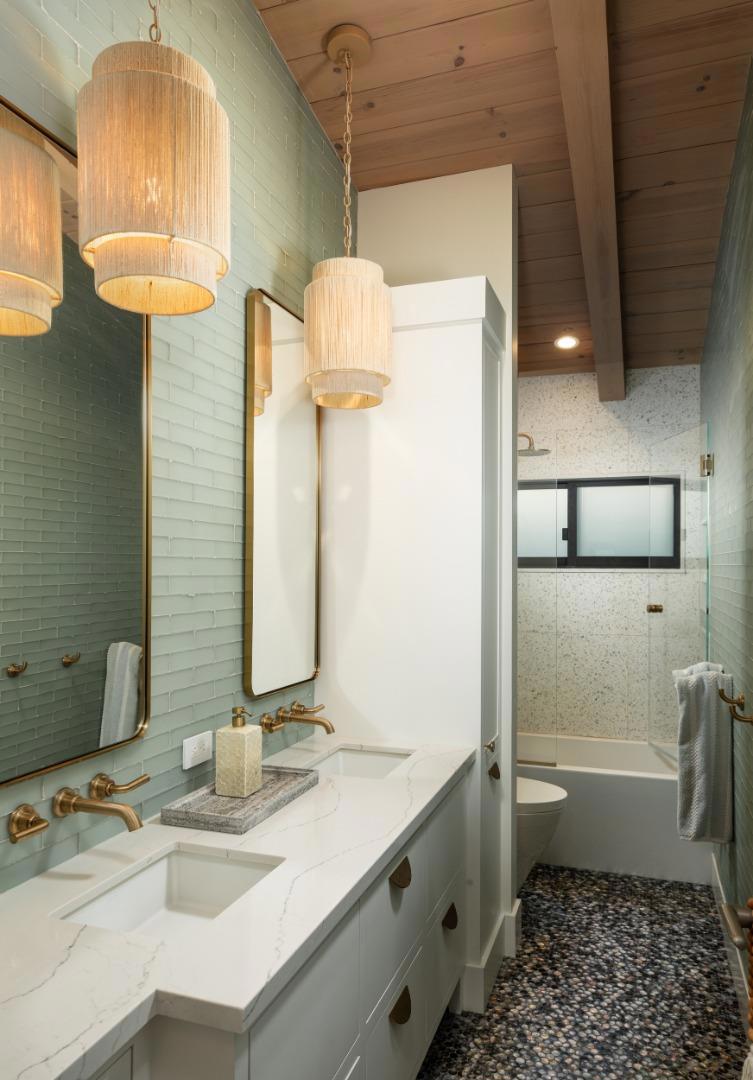 638 Beach Drive Property Photo 24