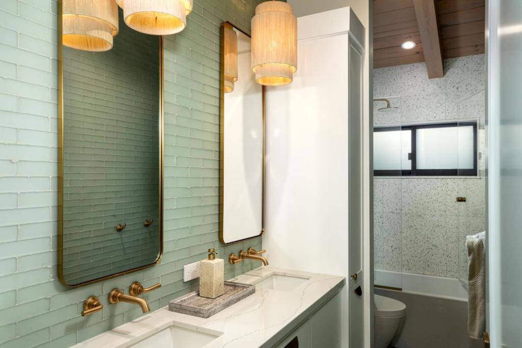 638 Beach Drive Property Photo 25