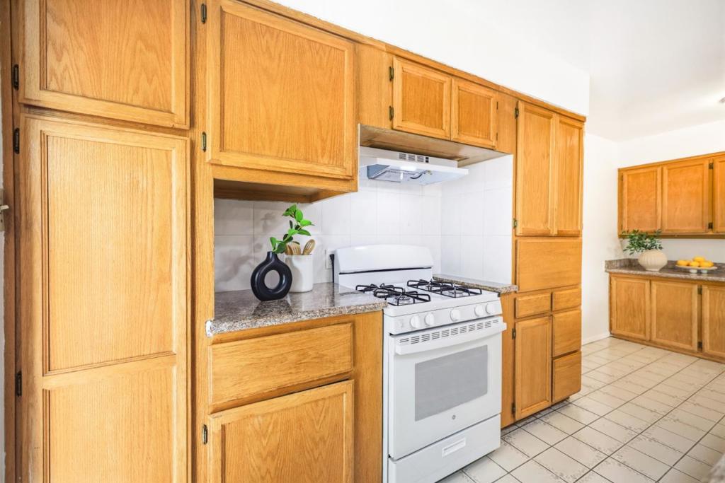 2366 Fatjo Place Property Photo 22