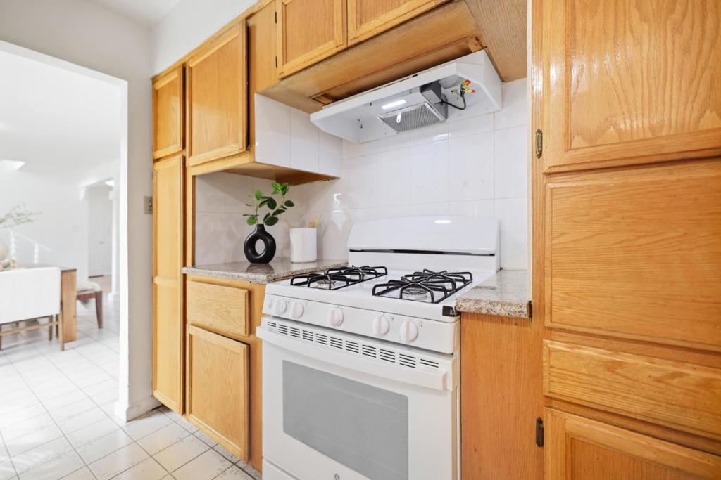 2366 Fatjo Place Property Photo 26