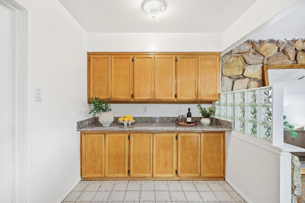 2366 Fatjo Place Property Photo 29