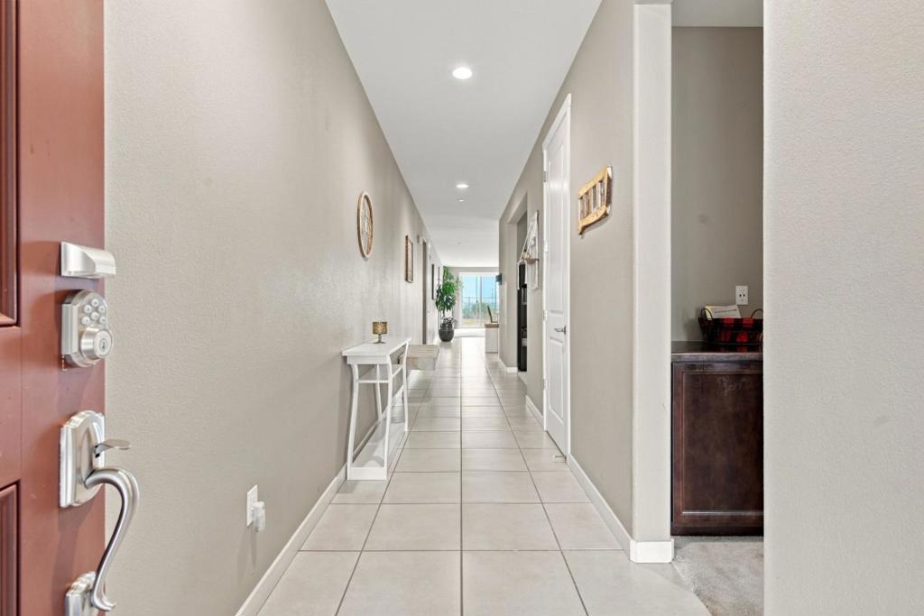 545 Tanoak Street Property Photo 3