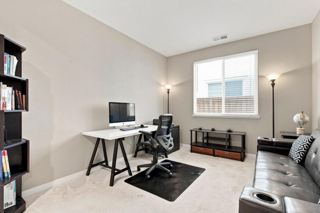 545 Tanoak Street Property Photo 8
