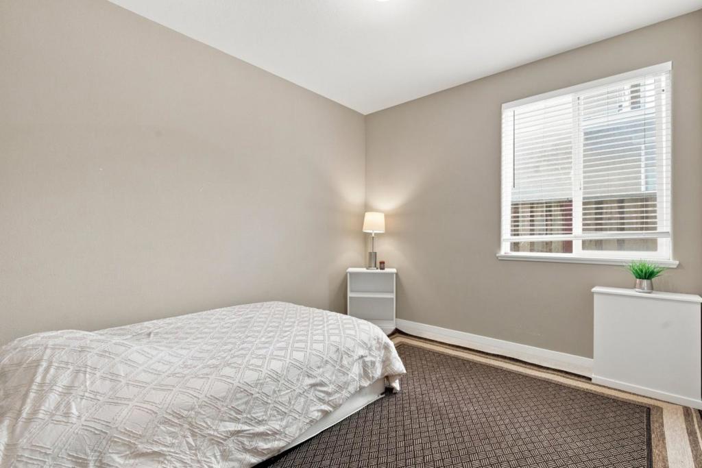 545 Tanoak Street Property Photo 17