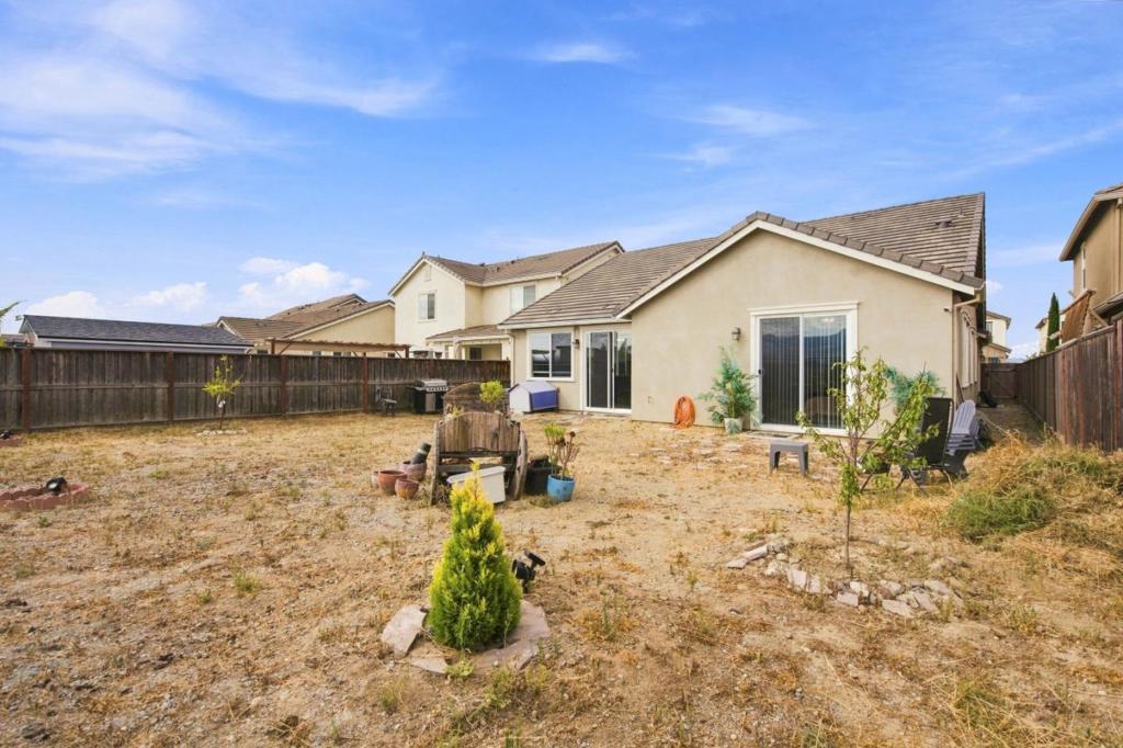 545 Tanoak Street Property Photo 26