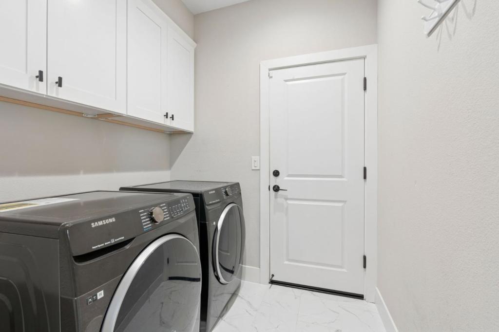 3807 Louis Krohn Drive Property Photo 36