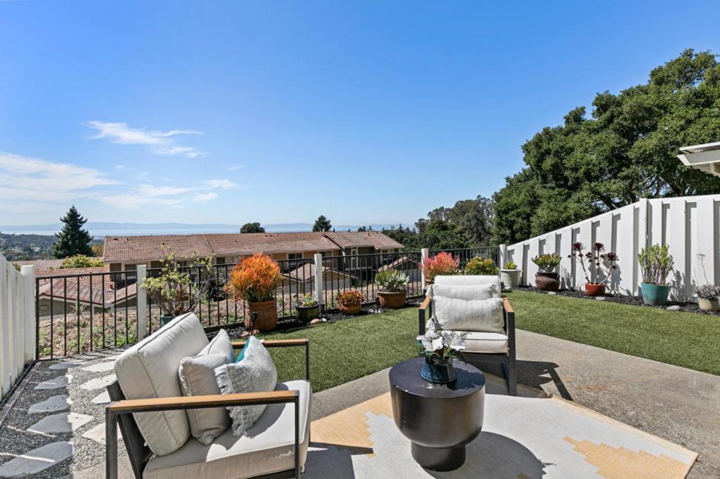 61 Thousand Oaks Street Property Photo 29