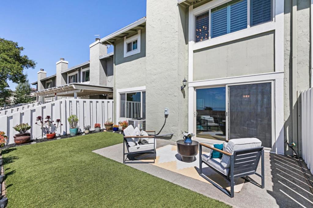 61 Thousand Oaks Street Property Photo 30