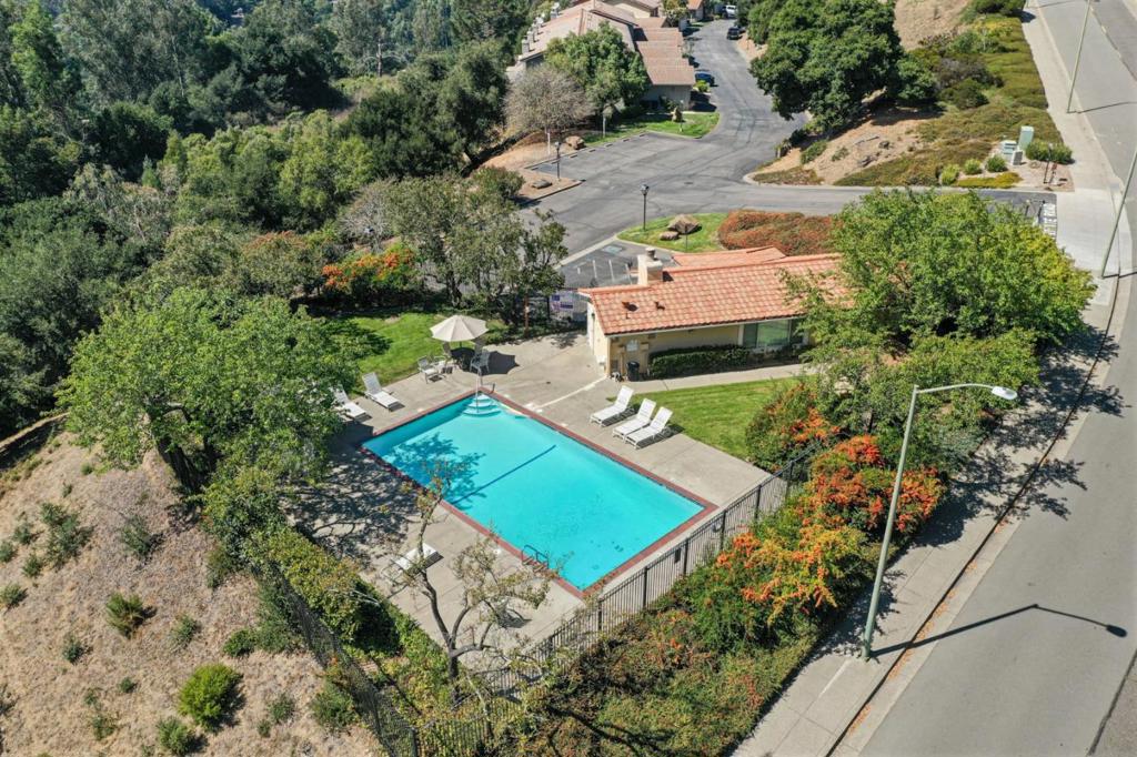 61 Thousand Oaks Street Property Photo 31