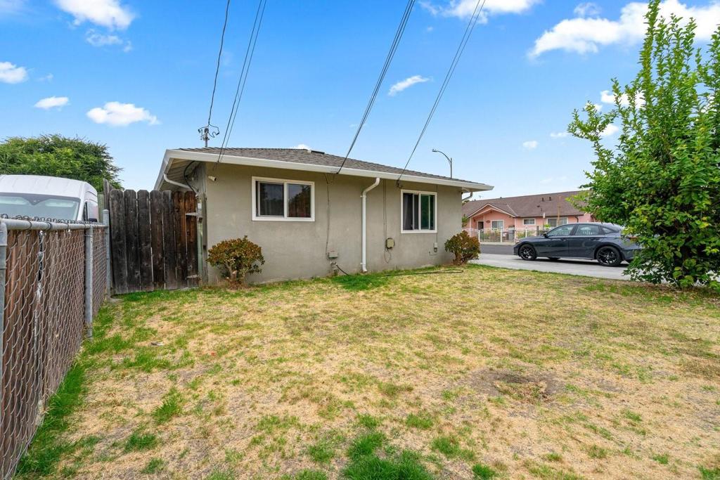 2151 Lausett Avenue Property Photo 6