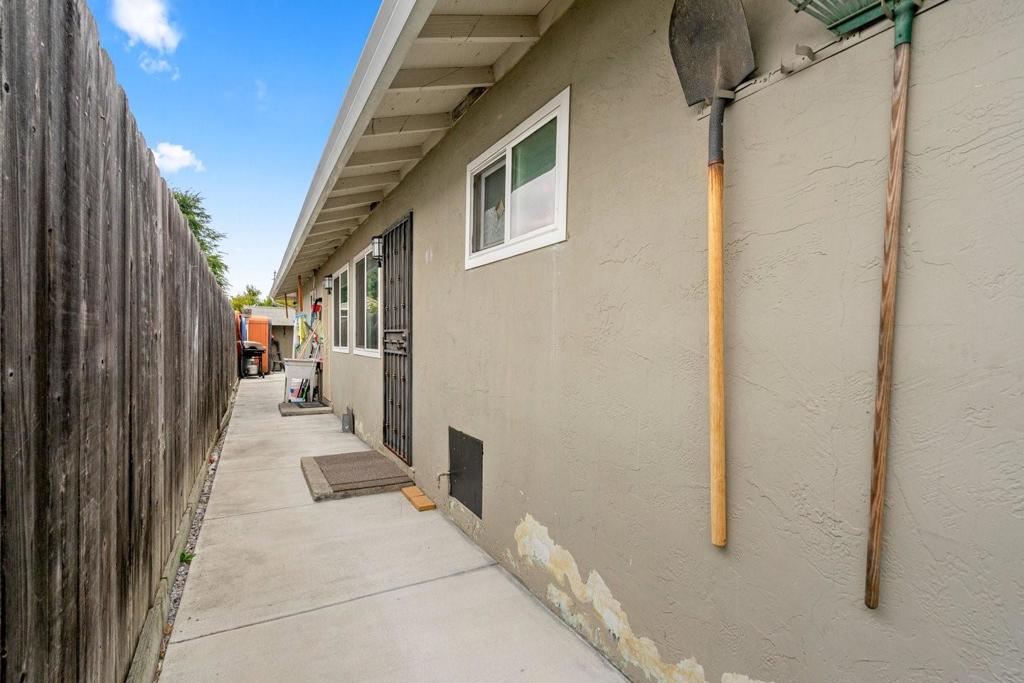 2151 Lausett Avenue Property Photo 23