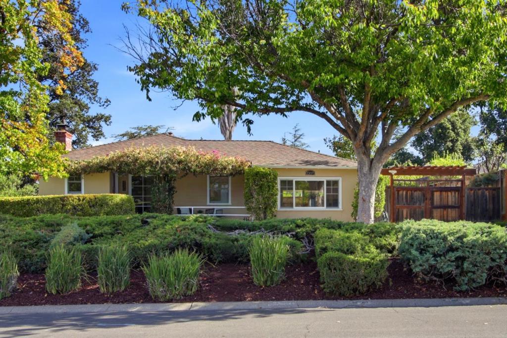 22071 Hibiscus Drive Property Photo 1