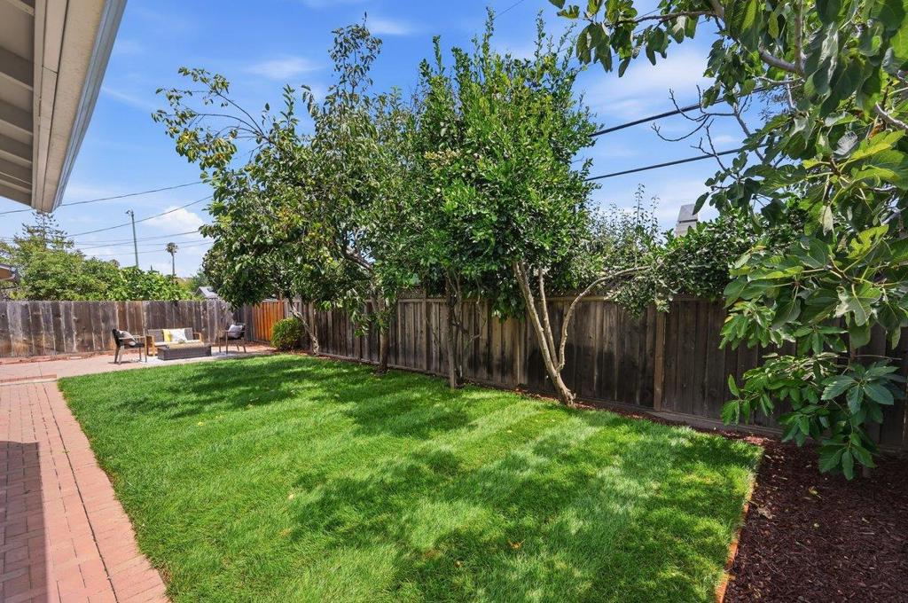 2318 Grimsby Court Property Photo 25