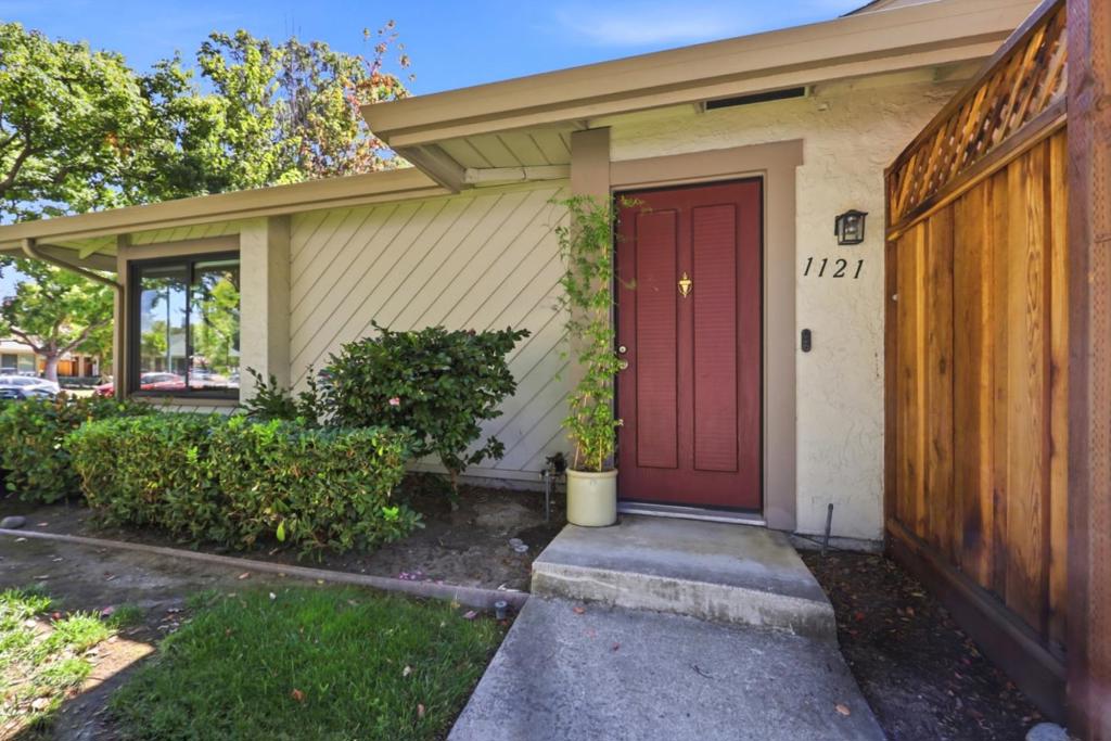 1121 Cooper River Drive Property Photo 4