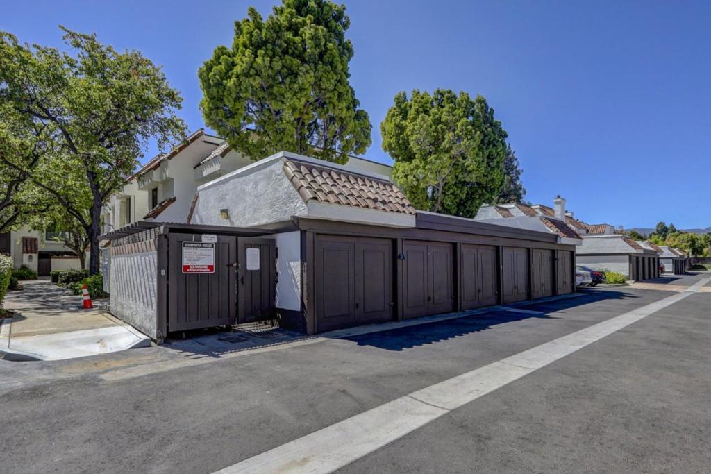 19948 Portal Plaza Property Photo 25