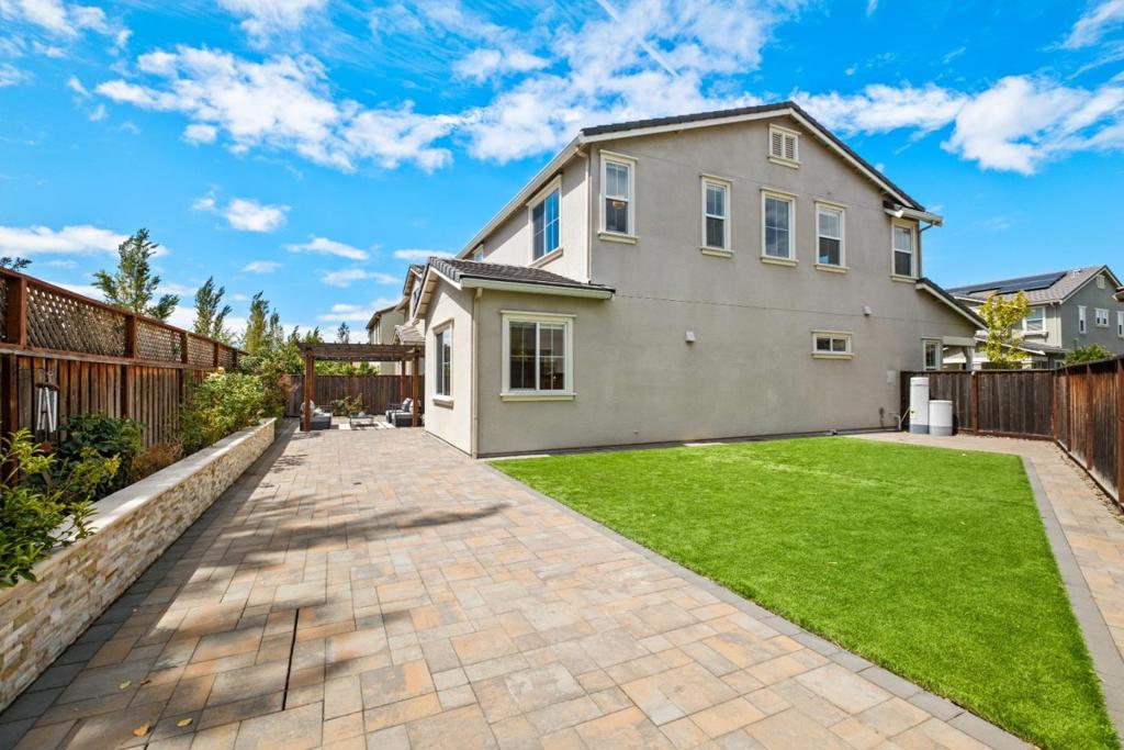 39946 Waxwing Drive Property Photo 4