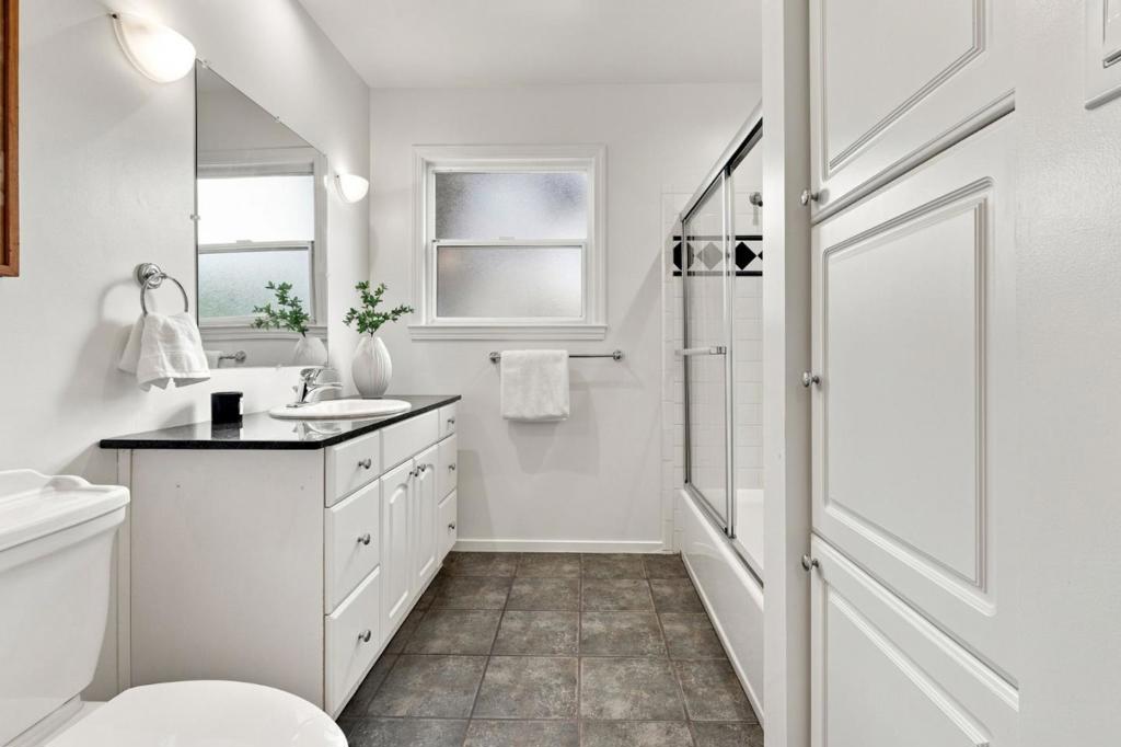 710 7th Avenue Property Photo 15
