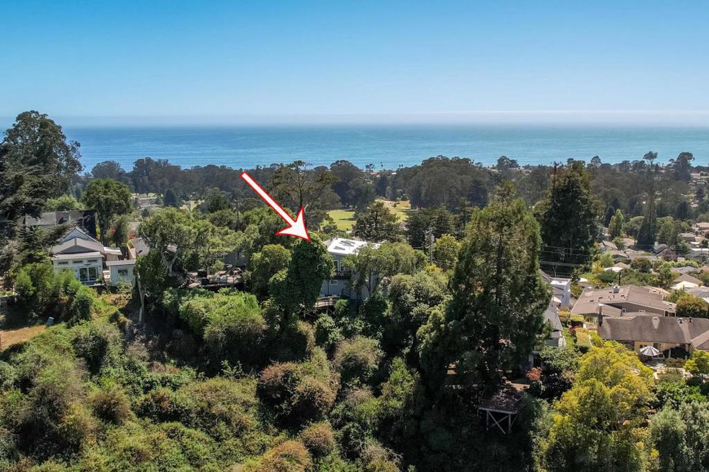 555 Vista Del Mar Drive Property Photo 4