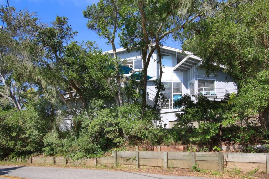 555 Vista Del Mar Drive Property Photo 9