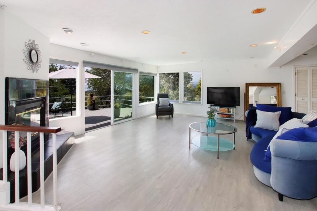 555 Vista Del Mar Drive Property Photo 18