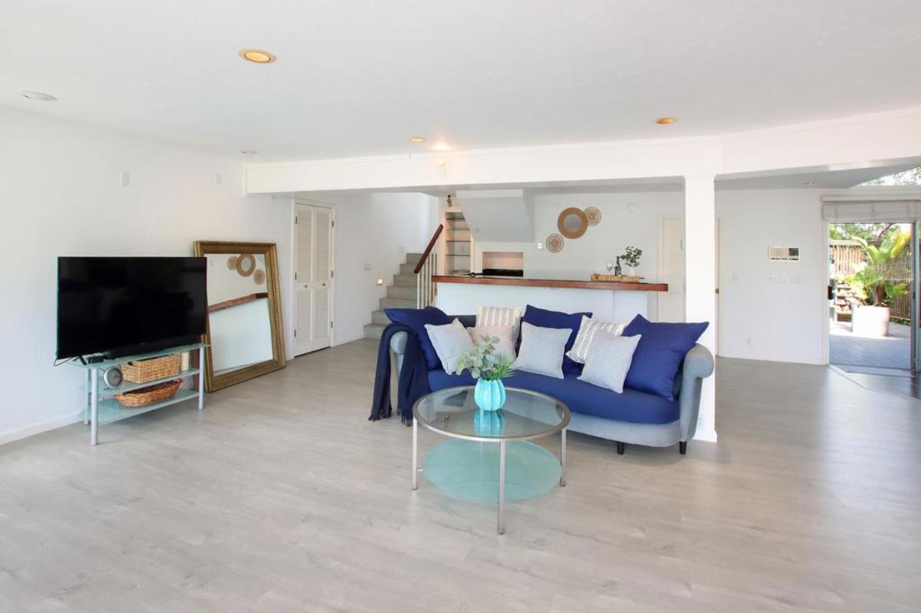 555 Vista Del Mar Drive Property Photo 19