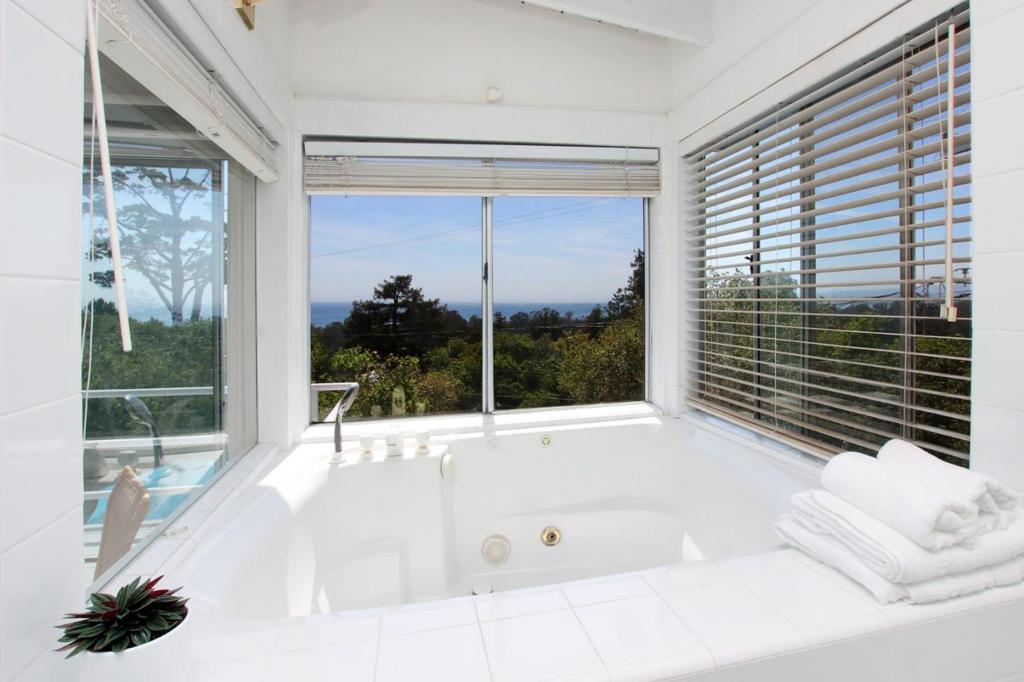 555 Vista Del Mar Drive Property Photo 28
