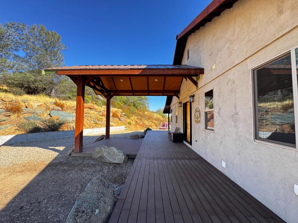 2280 Roan Road Property Photo 4