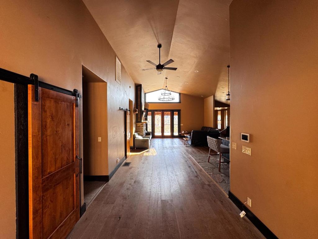 2280 Roan Road Property Photo 7