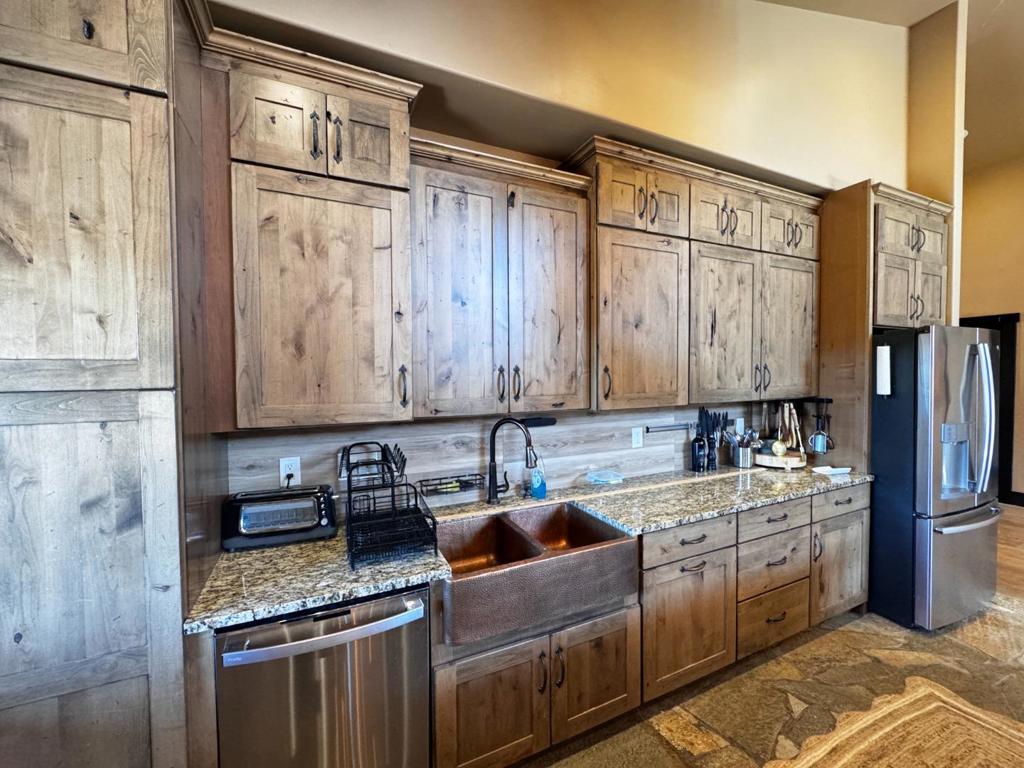 2280 Roan Road Property Photo 22