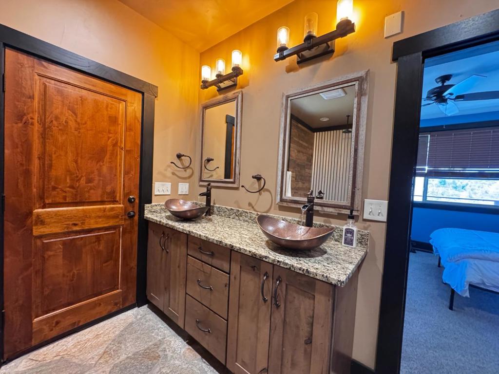 2280 Roan Road Property Photo 26
