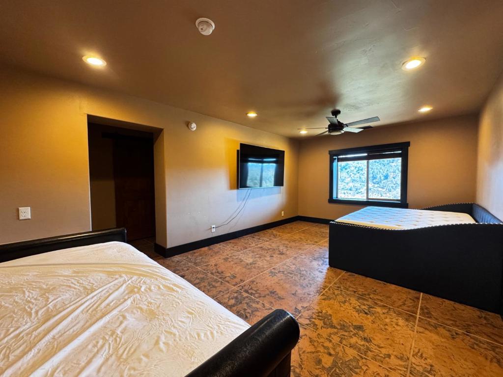 2280 Roan Road Property Photo 38