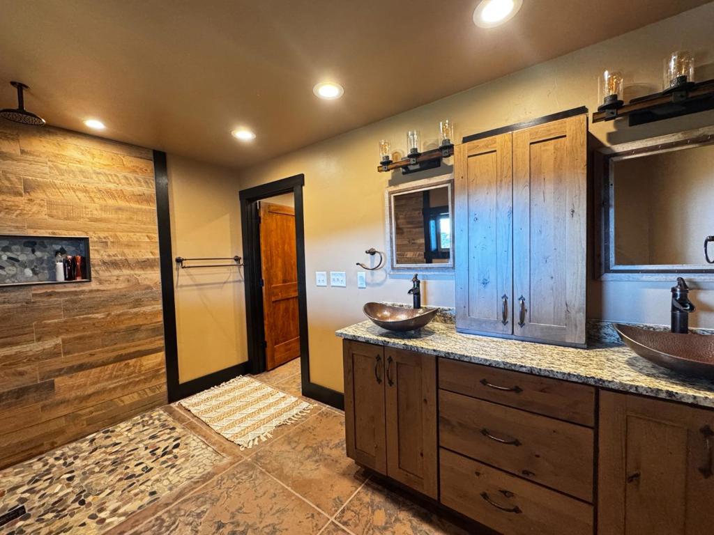 2280 Roan Road Property Photo 41