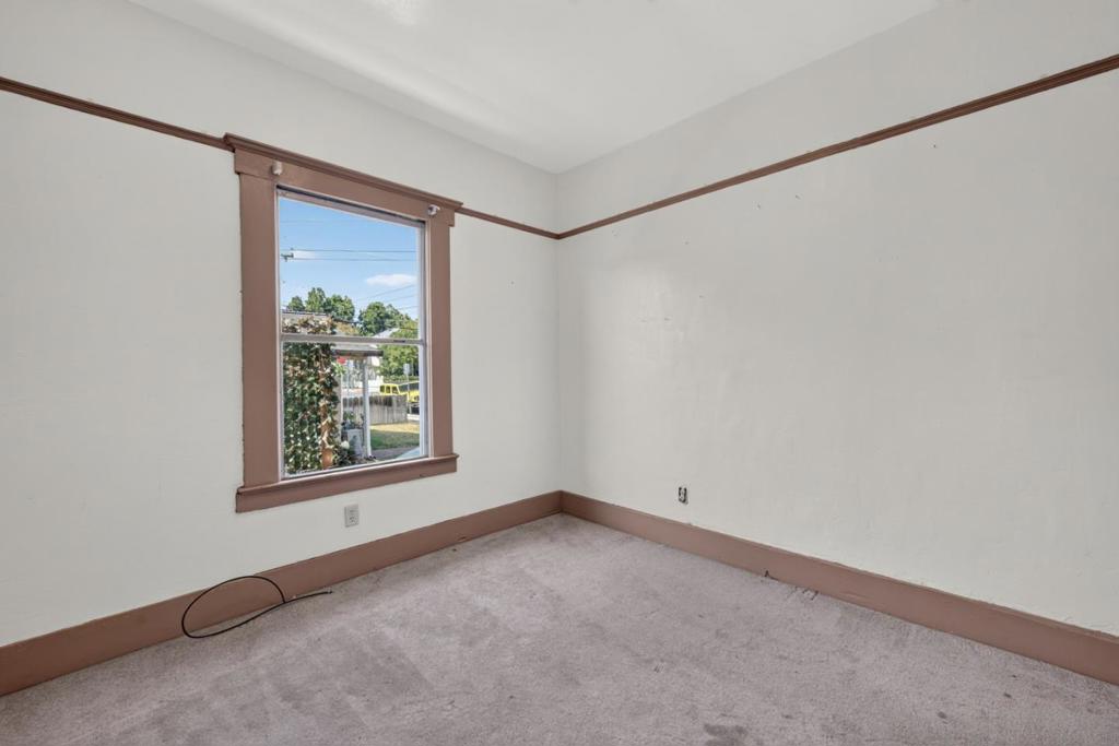 483 N 12th Street Property Photo 17