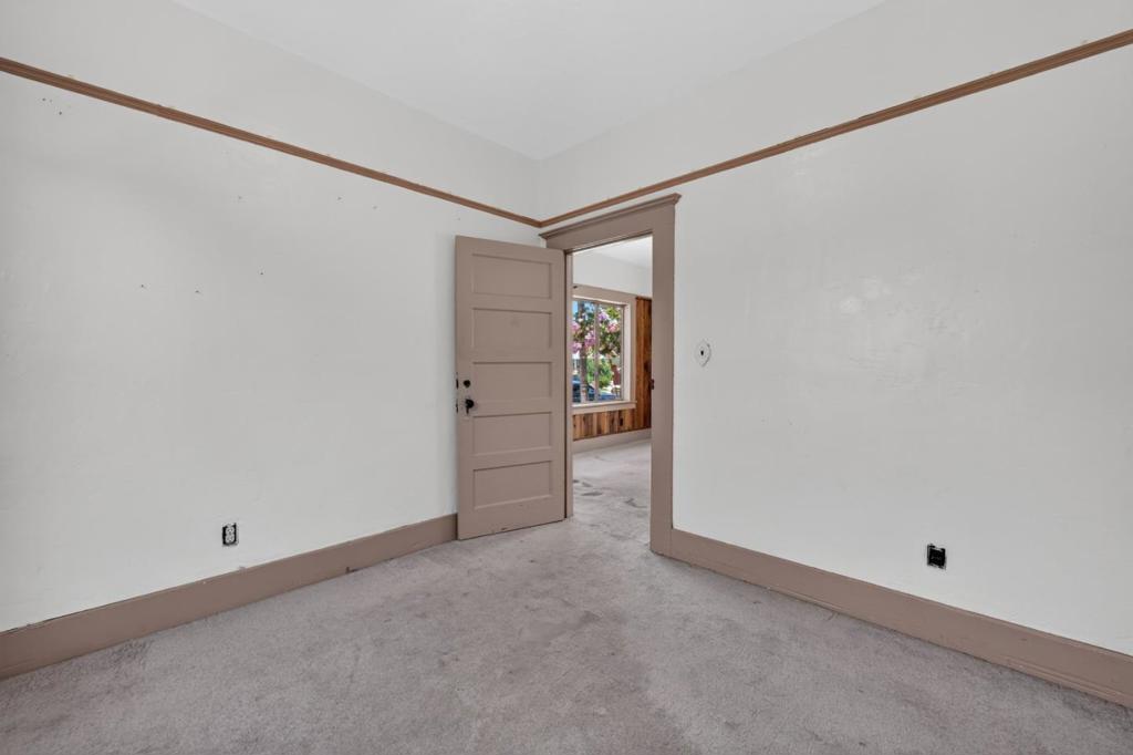 483 N 12th Street Property Photo 18