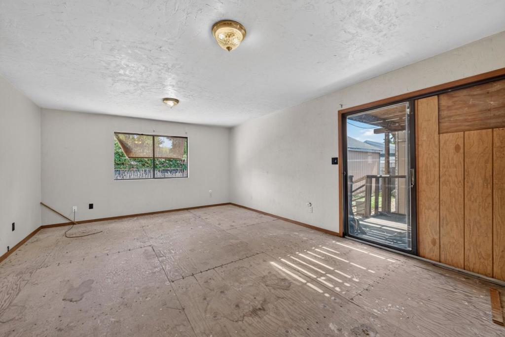 483 N 12th Street Property Photo 52