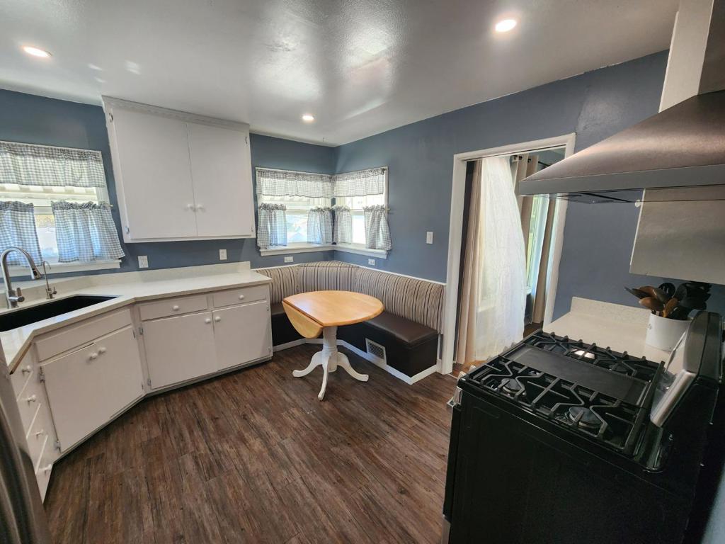 568 Admiral Callaghan Lane Property Photo 12