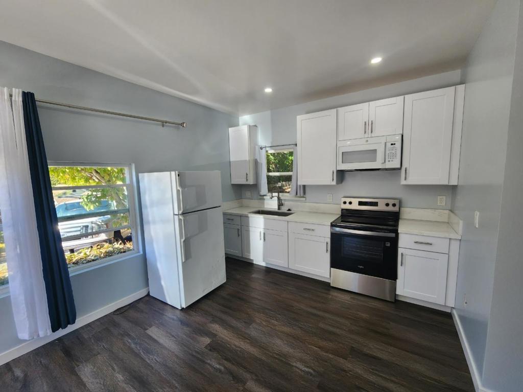 568 Admiral Callaghan Lane Property Photo 21