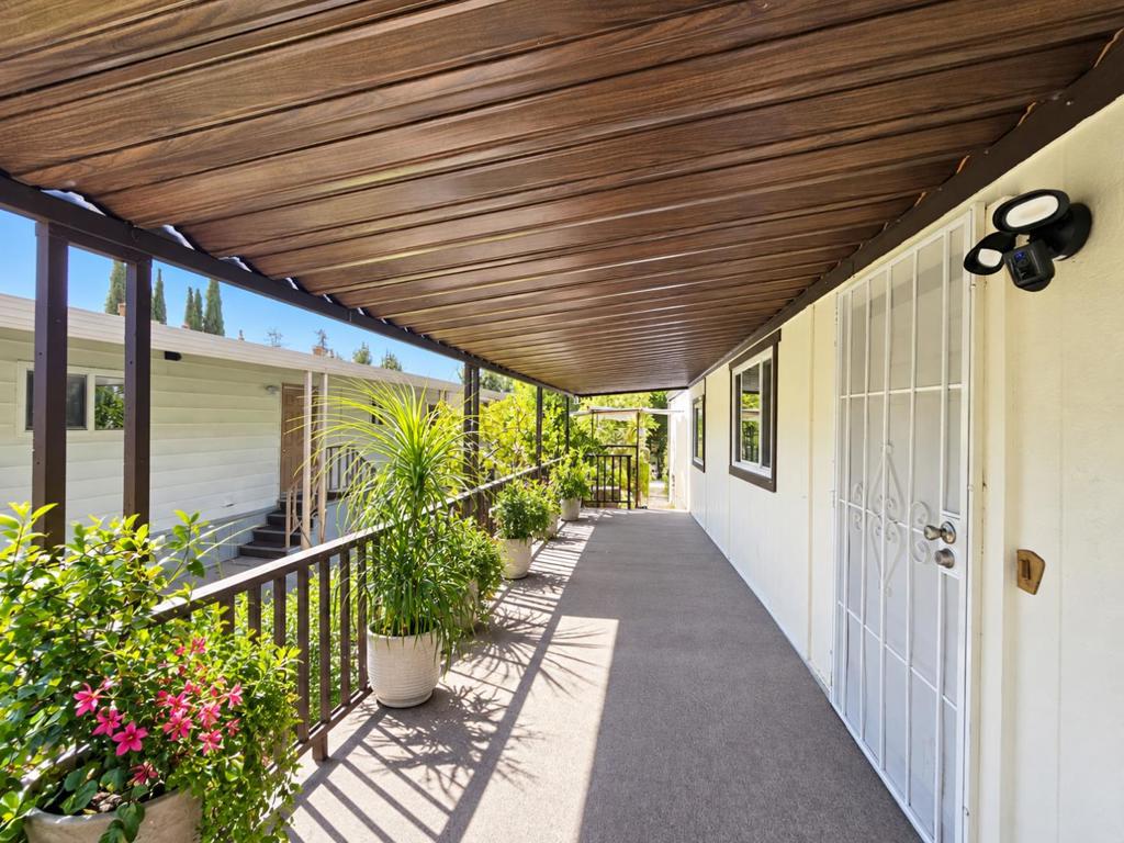 3074 Oakbridge Drive 3074 Property Photo 6