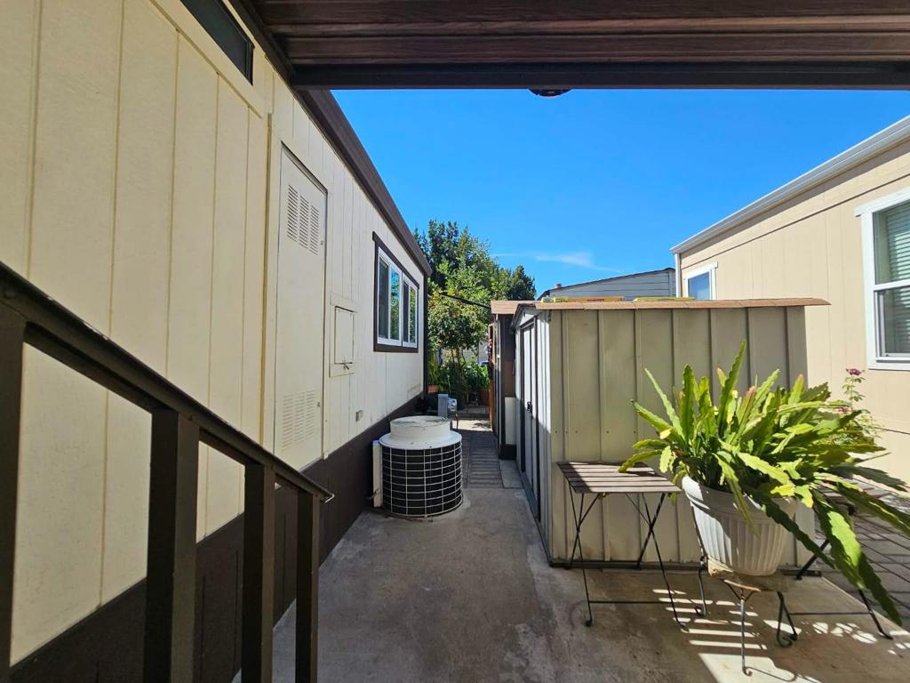 3074 Oakbridge Drive 3074 Property Photo 7