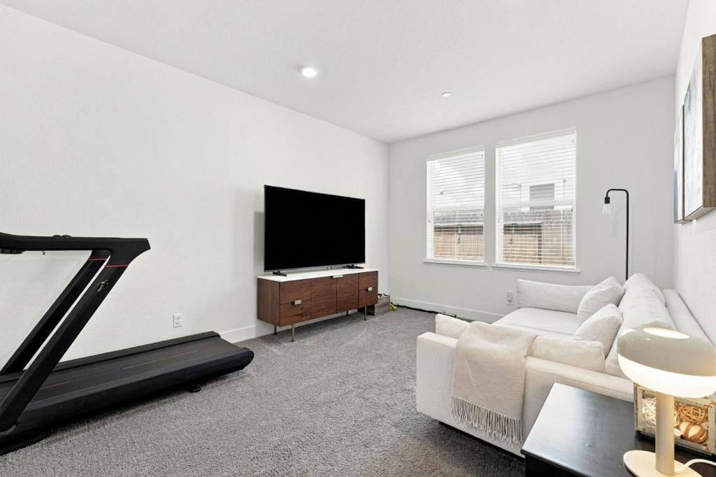 2032 Challenger Way Property Photo 25