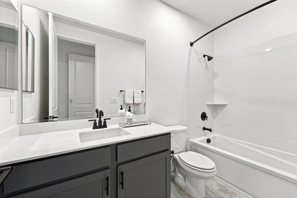2032 Challenger Way Property Photo 36