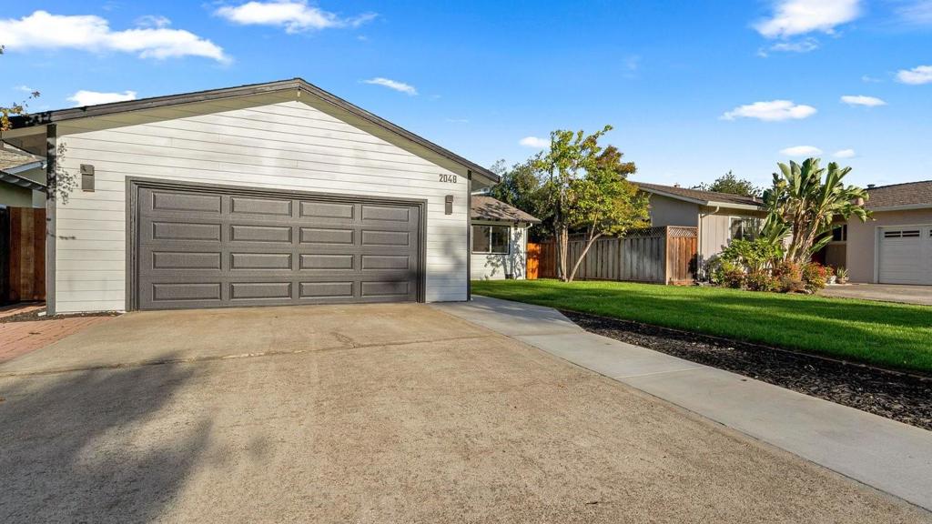 2048 Mayfield Avenue Property Photo 3