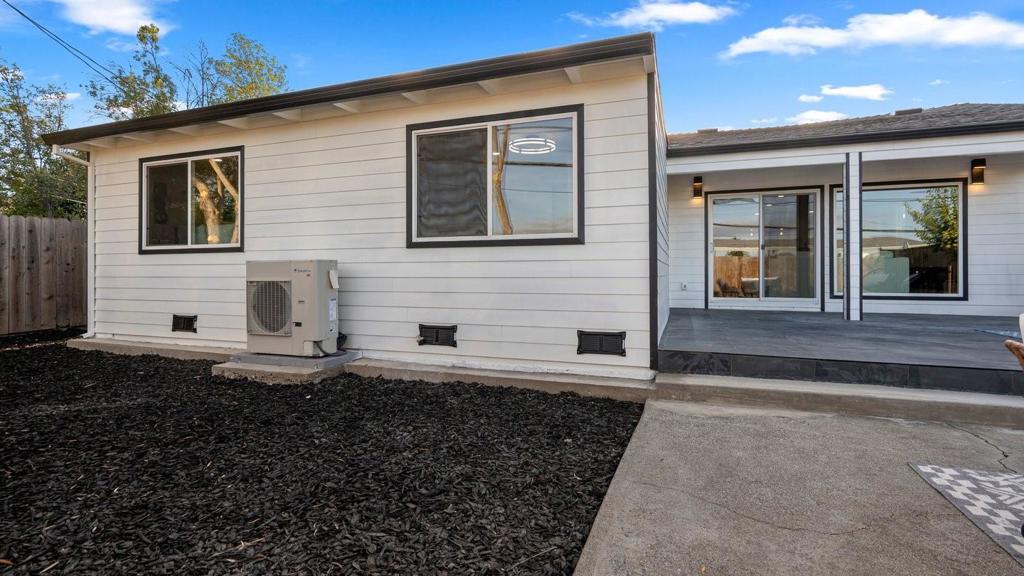 2048 Mayfield Avenue Property Photo 33