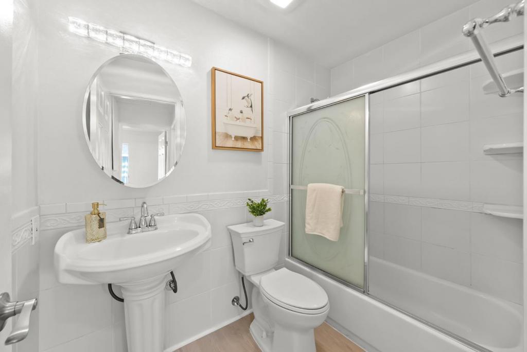 2315 Warfield Way B Property Photo 19