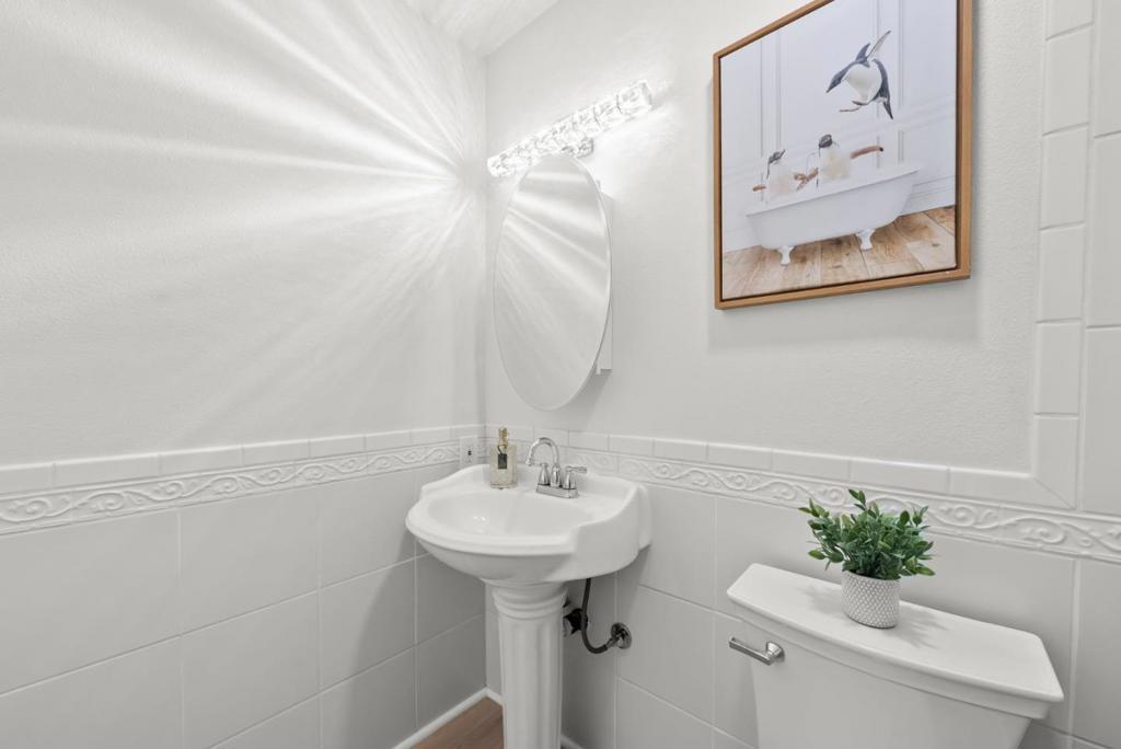 2315 Warfield Way B Property Photo 20