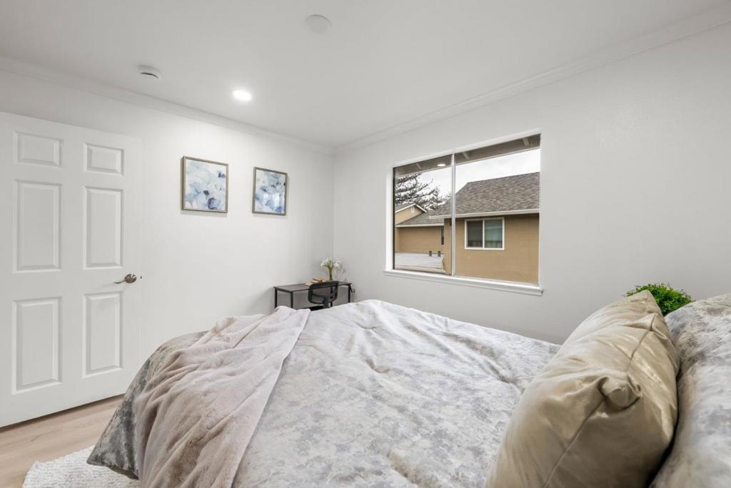 2315 Warfield Way B Property Photo 24