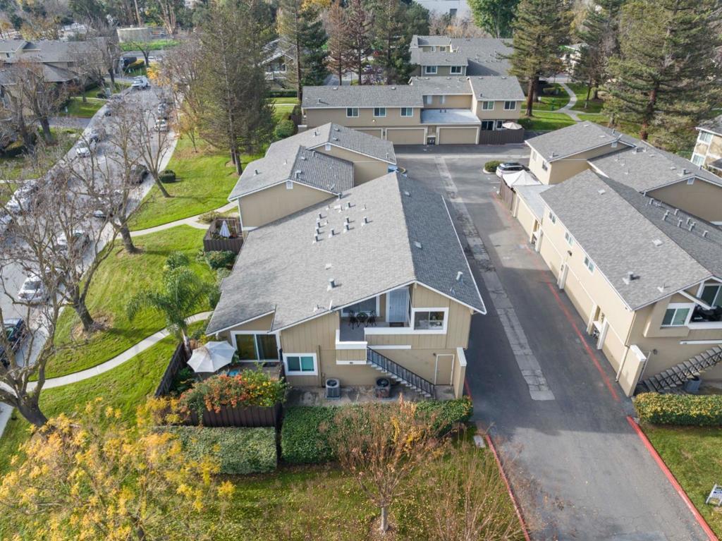 2315 Warfield Way B Property Photo 35