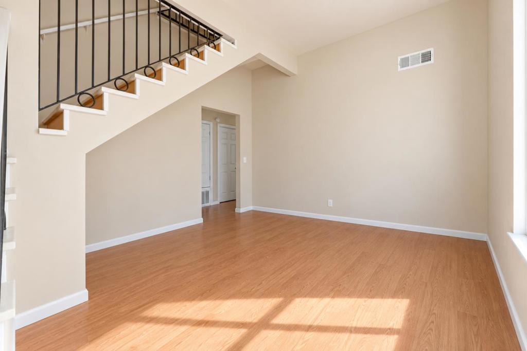 325 E Saint John Street Property Photo 6